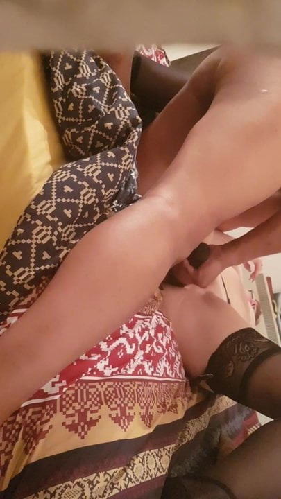 Fuckin the sexy married wife.mp4