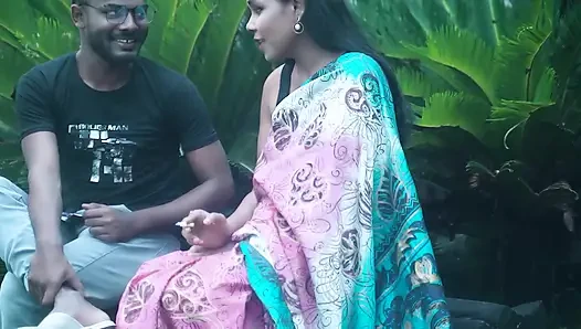 Desi Girlfriend Wants to Try First Time Sex with Boyfriend