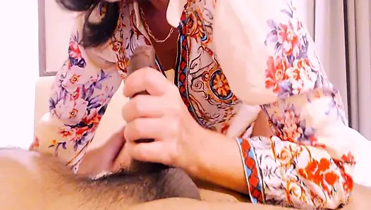 Sokaktan eve büyük memeli orta yaşlı seksi kadın