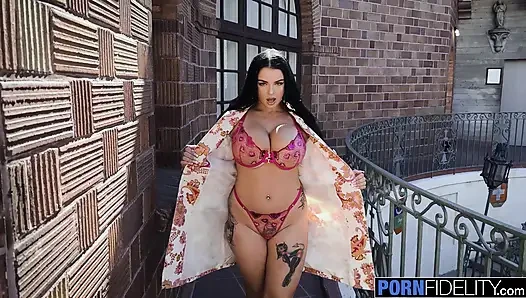 PORNFIDELITY вечеринки с крошкой с большими сиськами Payton