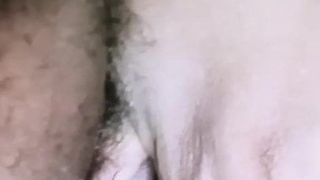 Buceta molhada com piercing