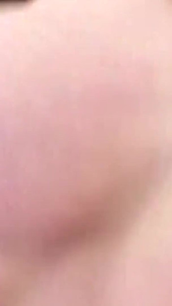 Captivating moment from "Er lässt sie beben mit jedem kräftigen Stoß"