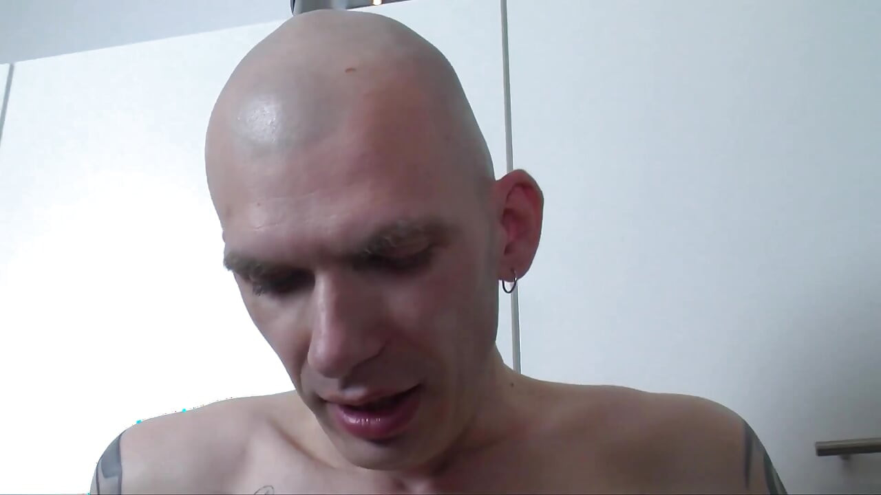 Eş değiştiren çiftle mutfakta