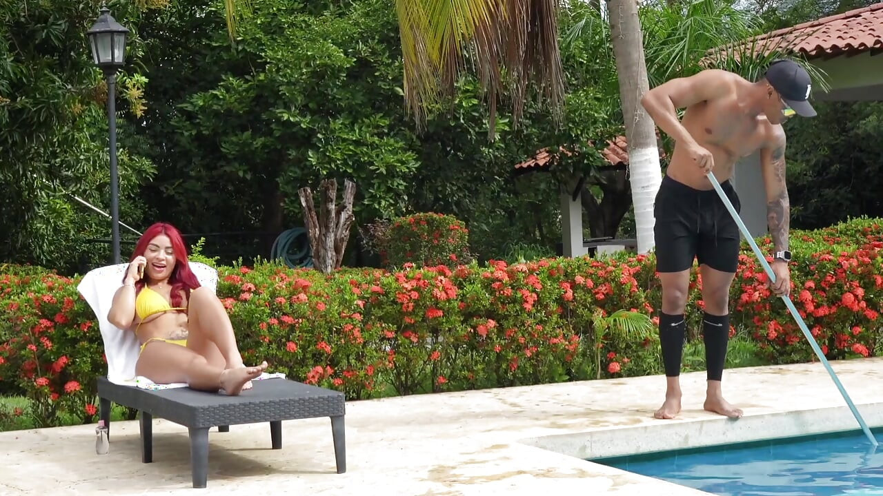 Muscular Pisinero with Huge Cock Fucks Me in the Outdoor Pool