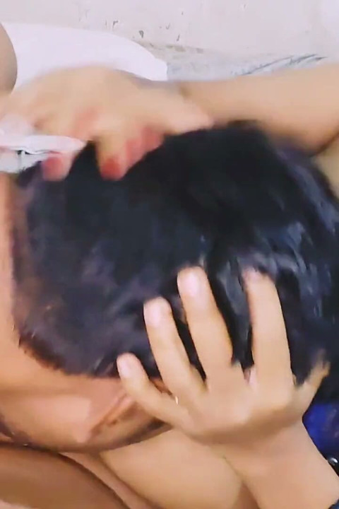 Eu Lambi Chocolate Na Minha Namorada