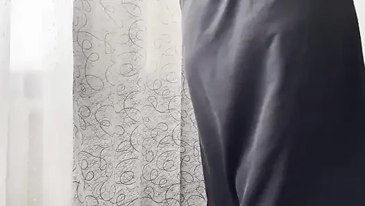 Горячая алжирская милфа возбуждается во время уборки