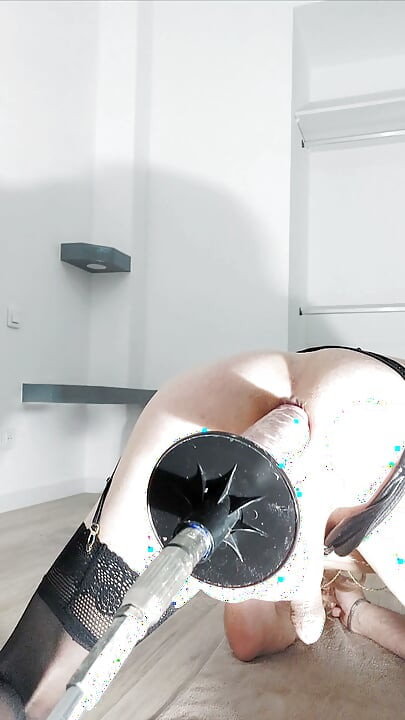 Åh, jeg liker å ta store dildoer i den horaktige rompa mi