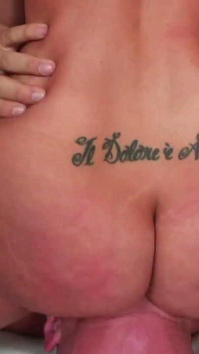 Grande rabo da mamãe adora 69 | Clipe 1