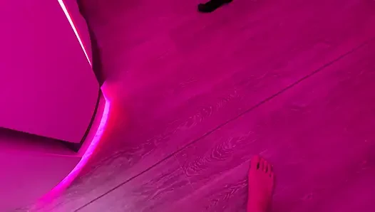 Paar, das hart in der Öffentlichkeit fickt, solarium-sonnenkabine - riskanter sex in der Öffentlichkeit mit leuten herum, volles VIDEO