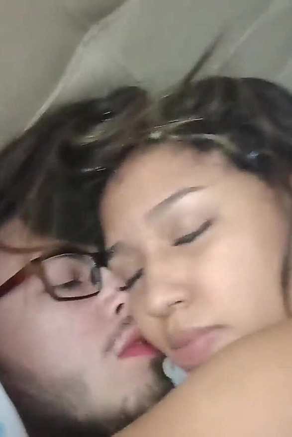 18 year old brunette big saggy tits from New York United States fucking her stepbrother's big dick Windows