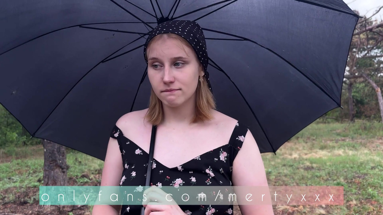 村の金髪娘の初めてのアナルセックス