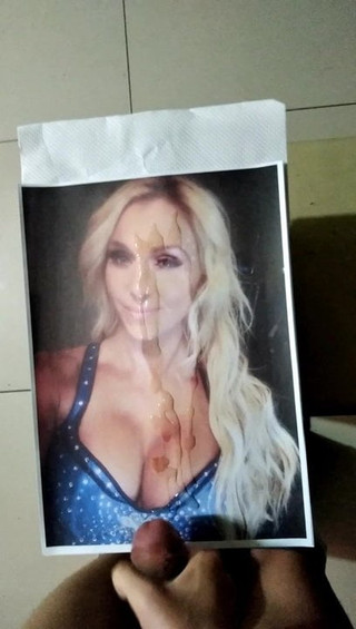 Charlotte flair semen homenaje 1