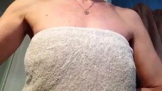 Wants to see my nipples ?