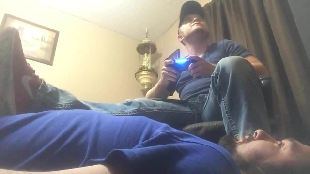 Under sexy gamers feet