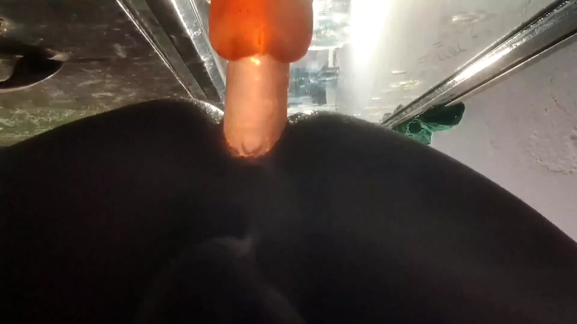 Fofa Crossy Ashwini gosta e fica animada com um vibrador no cu