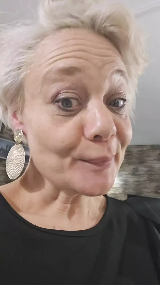 I get fucked in the office by my intern I heat him up and he fucks me like a good milf