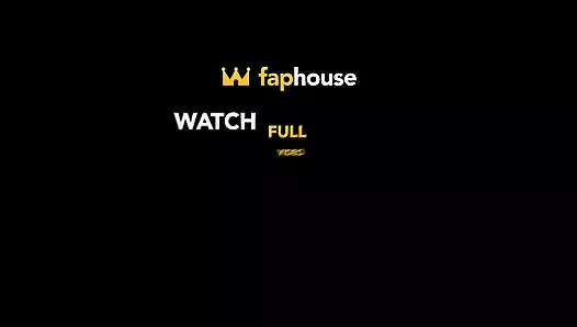 Три возбужденных мужика трахают грудастую брюнетку