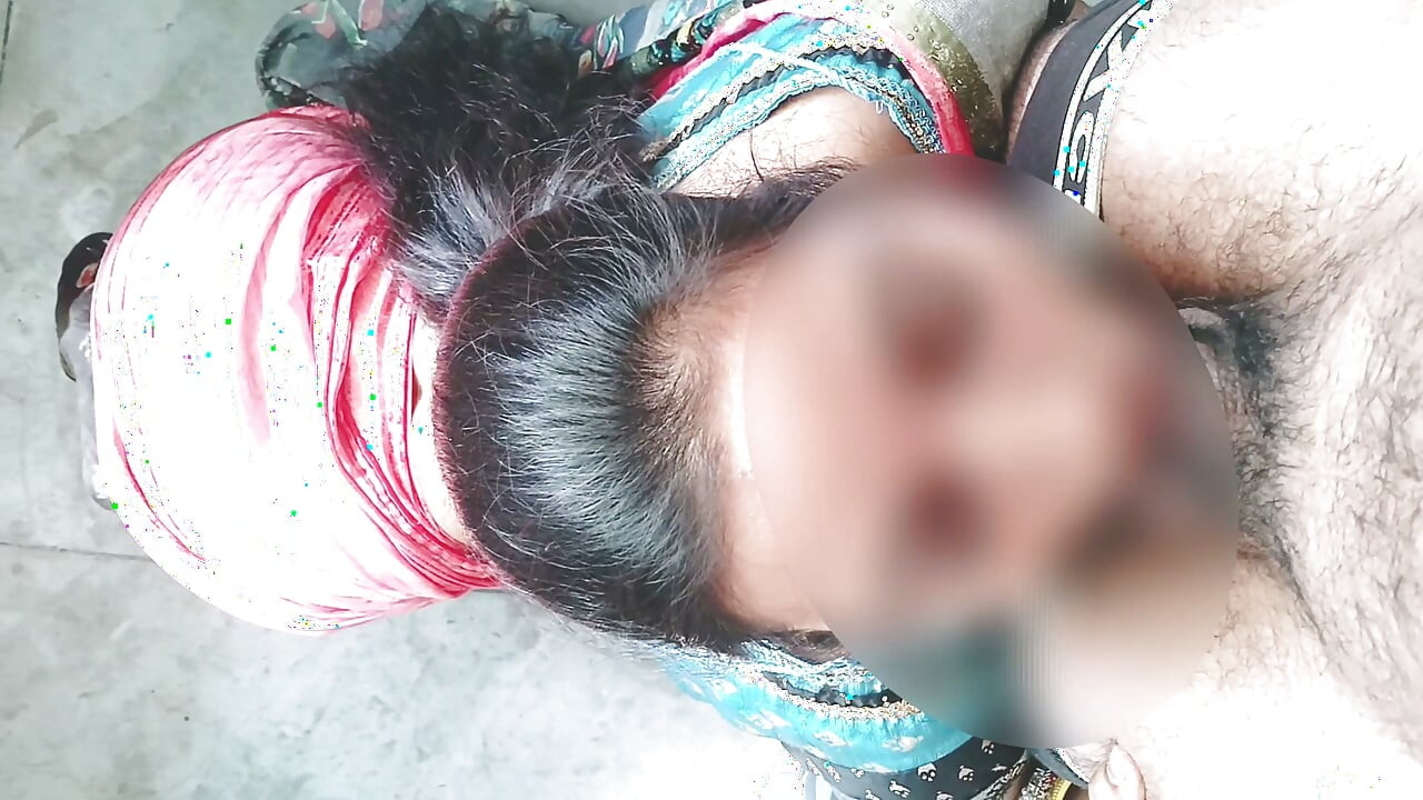 Bhai ka mota lund dekh kar lund se chuwa li.