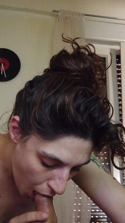 Tôi không thể không bú cu hàng xóm của tôi