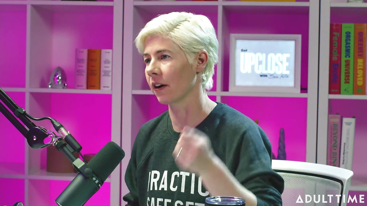 Blake Blossom: Brainrot, Facetune, & Futanari | Podcast Khusus Orang Dewasa