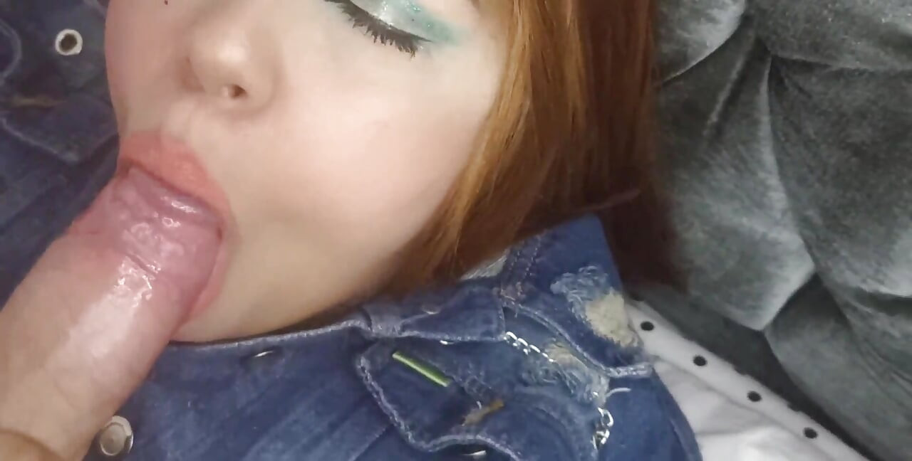 Cristi Wants a Hamburger and I Bought It for Her but She Pays Me with a Good Cock Sucking