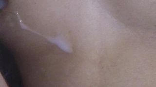 Mi leche en las tetas de mi esposa