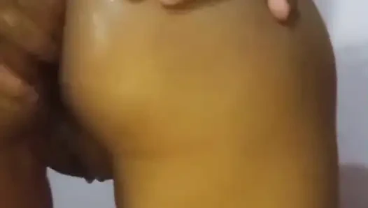 Большие молочные сиськи шри-ланкийской подруги