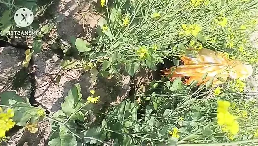 Hintli köylü kadın açık havada devar tarafından sikiliyor
