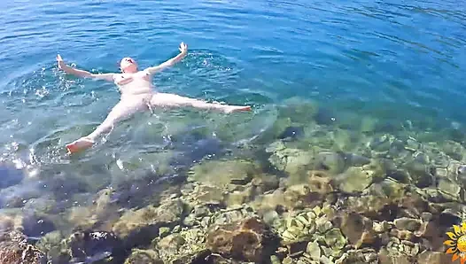 Beautiful Amateur Naturist: Outdoor Stretching & Naked Swimming Art