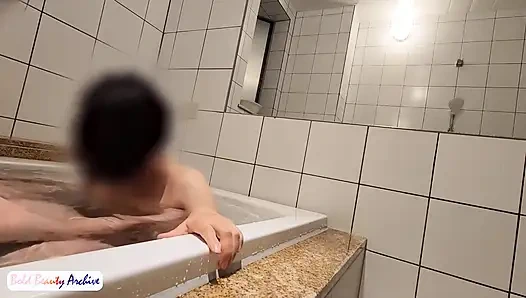 Nach vielen Jahren kommt die leidenschaft zurück, als eine f cup ehefrau befreiung findet