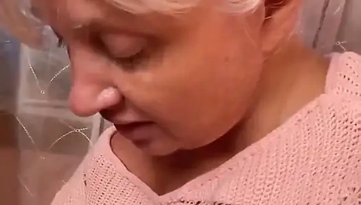 Saat aku bersiap-siap untuk memulai hari telanjangku