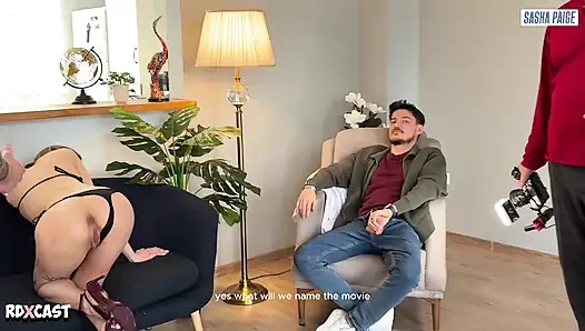Perde arkası! Küçük Sasha Paige ve Cuckold Erkek Arkadaşı, Sette, Sert Anal Porno Setinde, Popos-Ağıza Sevişmek!