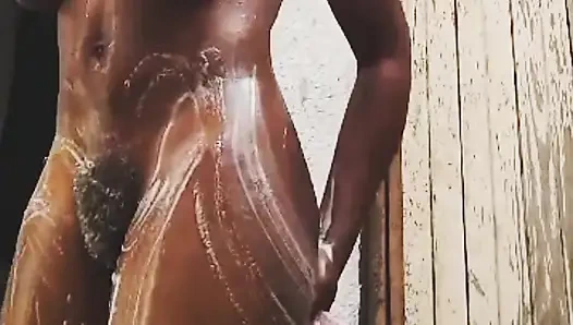 Mandi di luar ruangan, pemandian umum