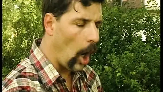 За Немецкими Дверями Он Тщательно Трахается - Полный Фильм