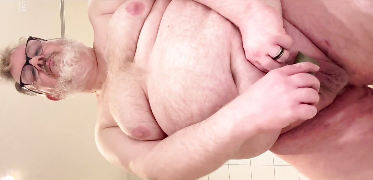 バスルームで一人