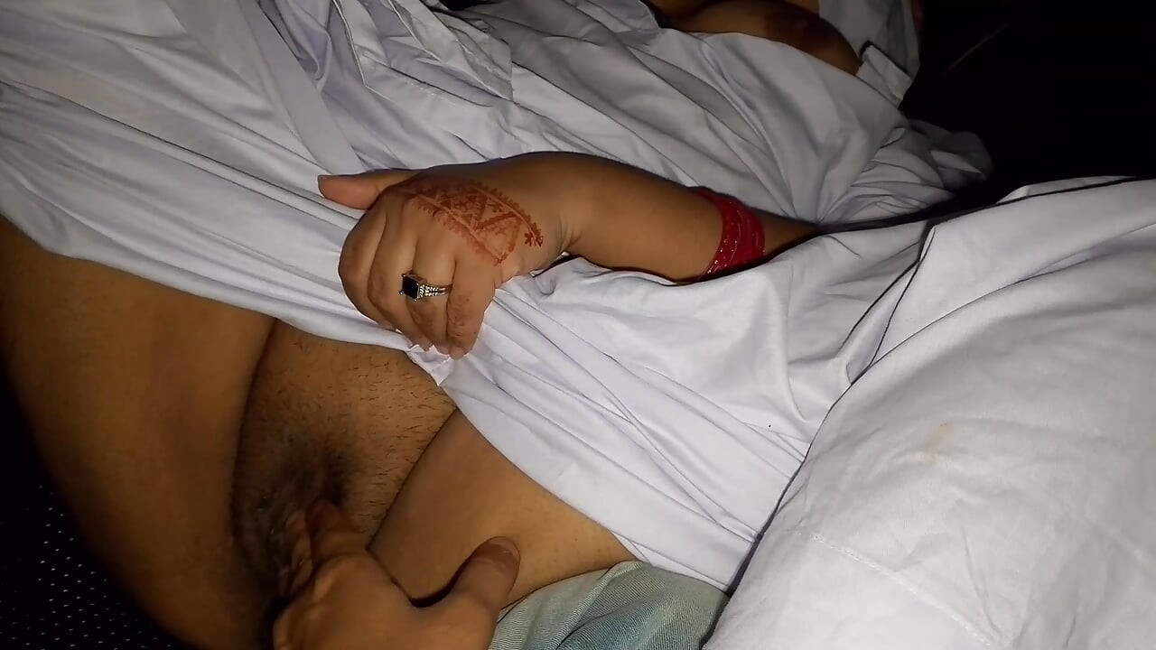 Κορίτσι από το κολέγιο στο αυτοκίνητο με τον δάσκαλο