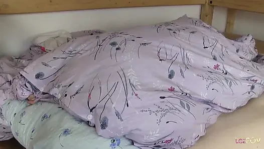 Esmer lezbiyen ve bugün orgazmını bulma görevi