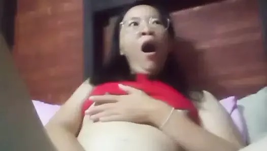 Asiatique seule à la maison - vidéo de masturbation maison excitée 20