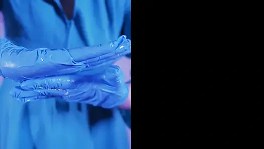 Любовь к медицинским перчаткам только для тебя