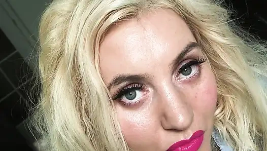 Большие пареньки не стонет