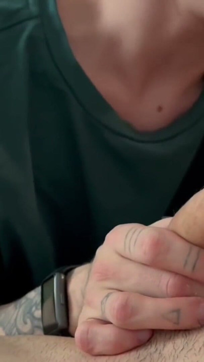 a sedus pe un tip cu o pula mare să facă sex, a ejaculat pe un twink dulce | Clip 2