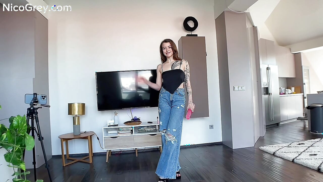 OGROMNY analny dildo wiruje w dupie - blond Eden Ivy Is Wild in Hardcore Blowjob i Ręczna robota w POV