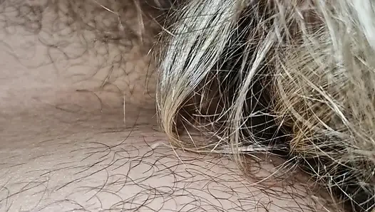 Мама сосёт член отчиму. Папа потом брызгает в мамину.