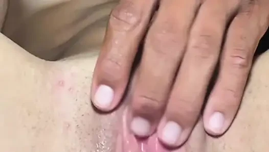 Ich habe sie heiß zum kommen gebracht und dann habe ich diese rosa muschi gelutscht