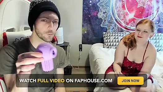 Анимур, раздевание и мастурбация вибратором Octopus