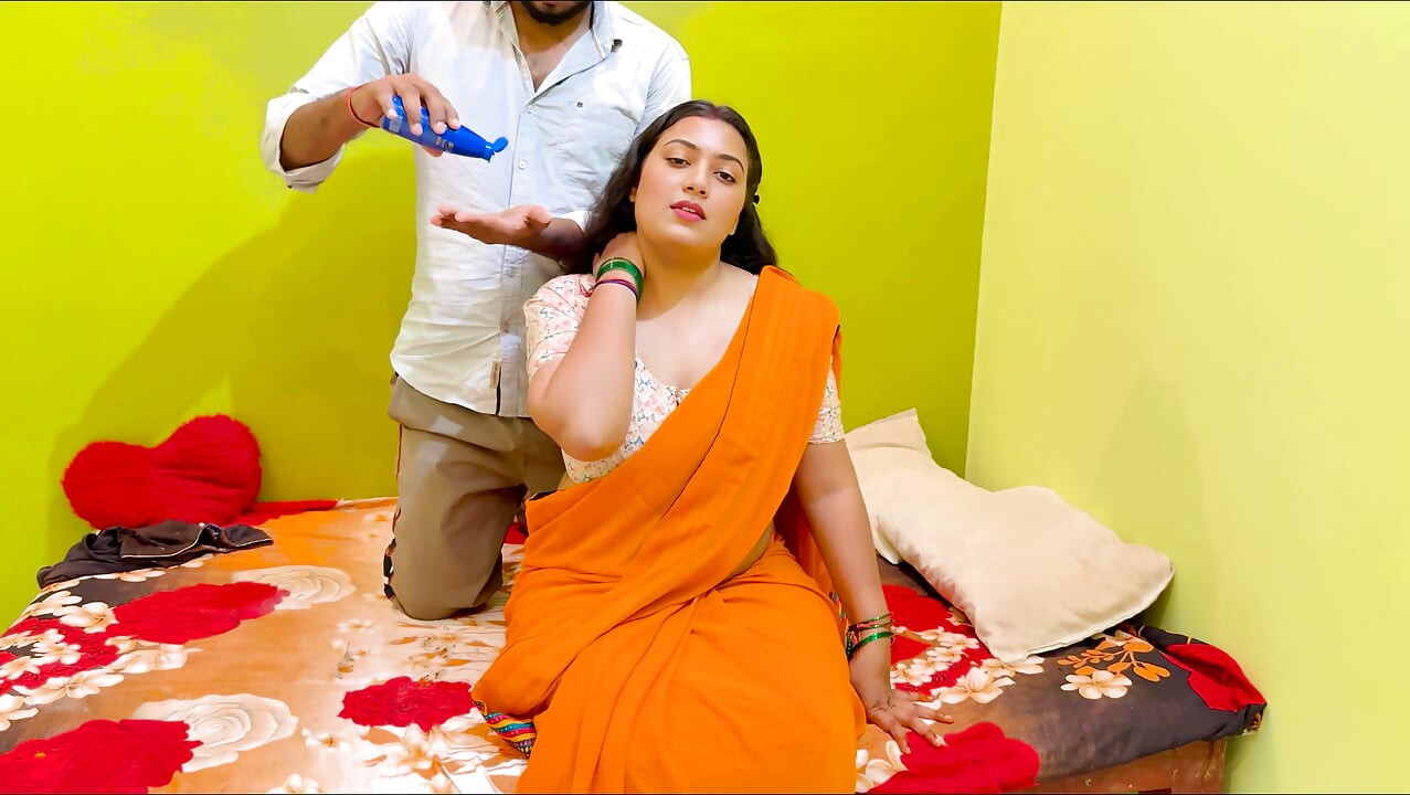 Step mammi ko message karke unka dard kam kia , mummi muh me leke jor jorse chosen lagi , Hindi Viral Video