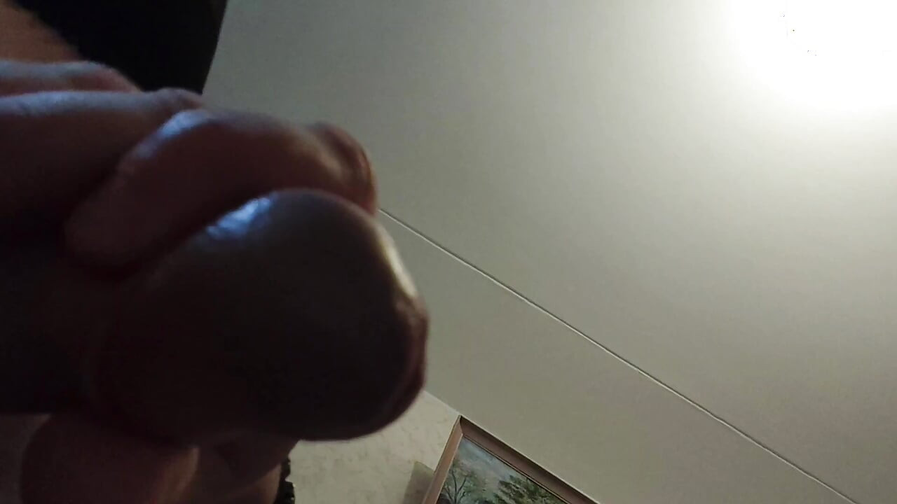 Crossdresser jerks off and shows his asshole