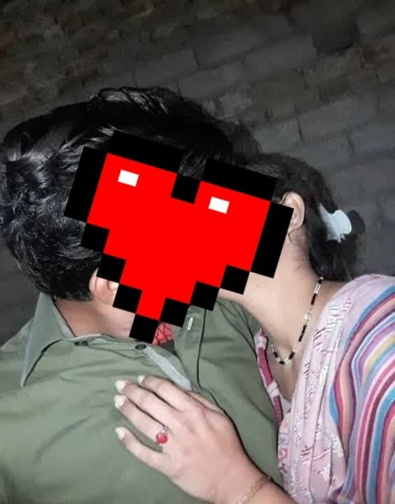 सौतेला भाई और सौतेली बहन घर पर रात में सेक्स कर रहे हैं
