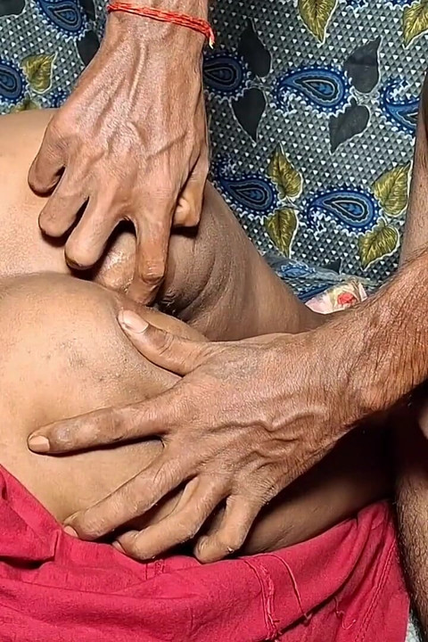 Ele fez sexo romântico com minha bunda