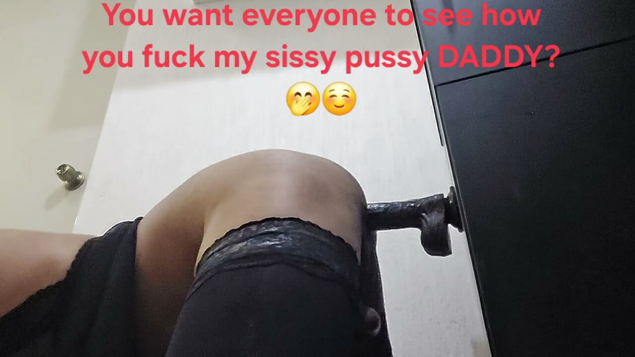 SharonSFC'nin sissy amını sıcak dölle doldurma fantezisini gerçekleştirmek için bir DADDY'nin sikine ihtiyacı var!!